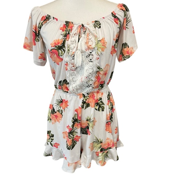 Rue 21 White Flowered Romper.  Size M - Picture 1 of 6